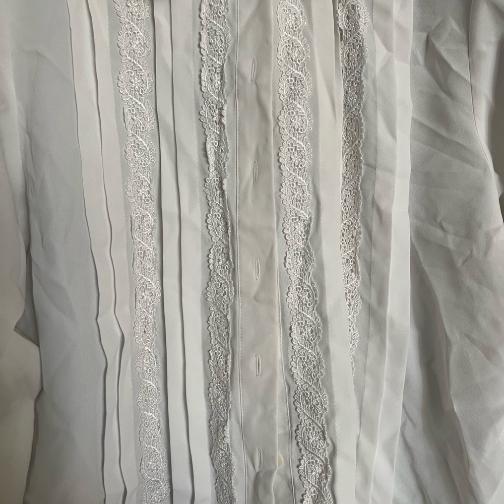 Karen Scott M White long sleeve no damage